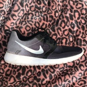 Black and White Nike Roches